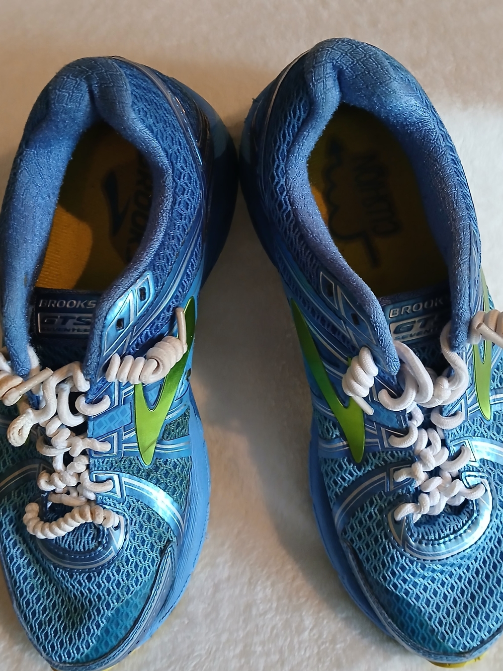 Brooks Blue and Neon Green Women's Running Shoes Sz 8.5 - Picture 2 of 9